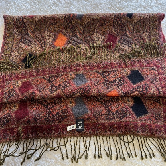 LUCKY BRAND Scarf 100% Wool Paisley Wrap Shawl Fringe Red Orange  23" x 72" Vtg - Picture 5 of 6